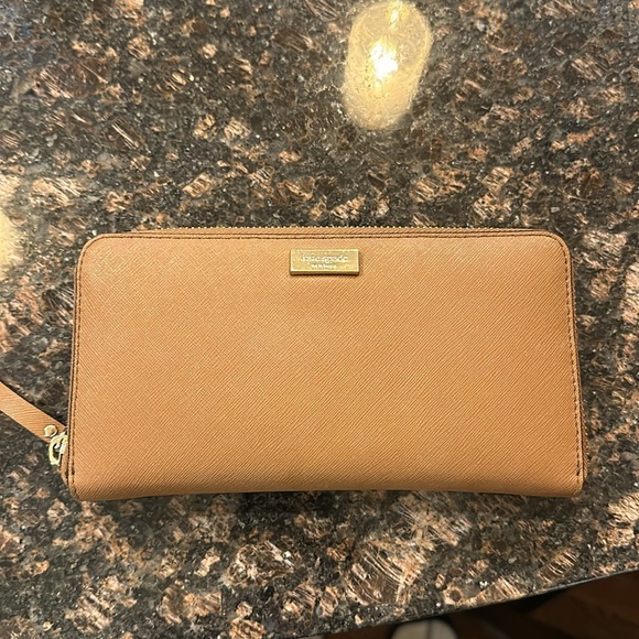 Kate Spade tote and wallet set - Picture 2 of 9